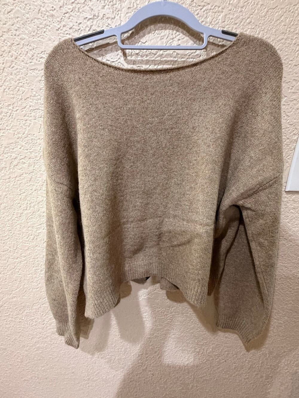 Mine Los Angelas Cozy Soft Womens Camel V-Back Bow Detail Sweater.